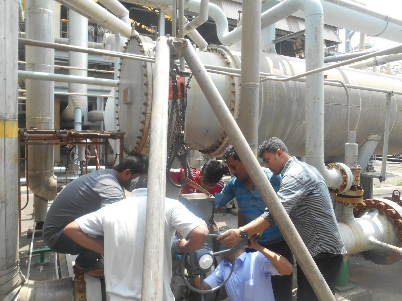 Impro Solutions field team installing the Rotork actuator at the CUFL plant