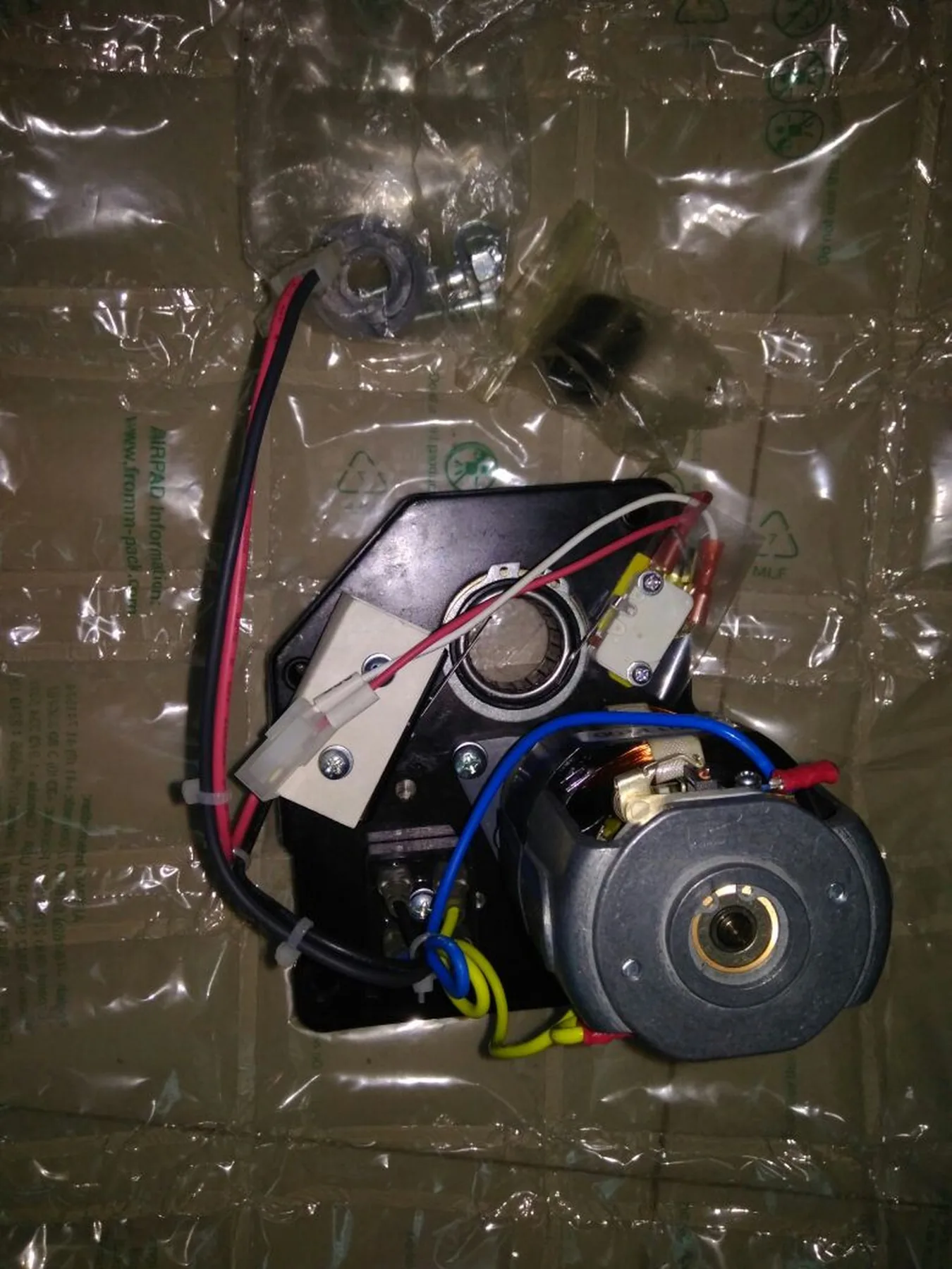 GE entelliguard motor operator assembly 110 130v dc closeup accessory for entelliguard g circuit breakers b supplied goods evidence for electrical switchgear / breaker spares by Impro Solutions Bangladesh and Impro Solutions UK.